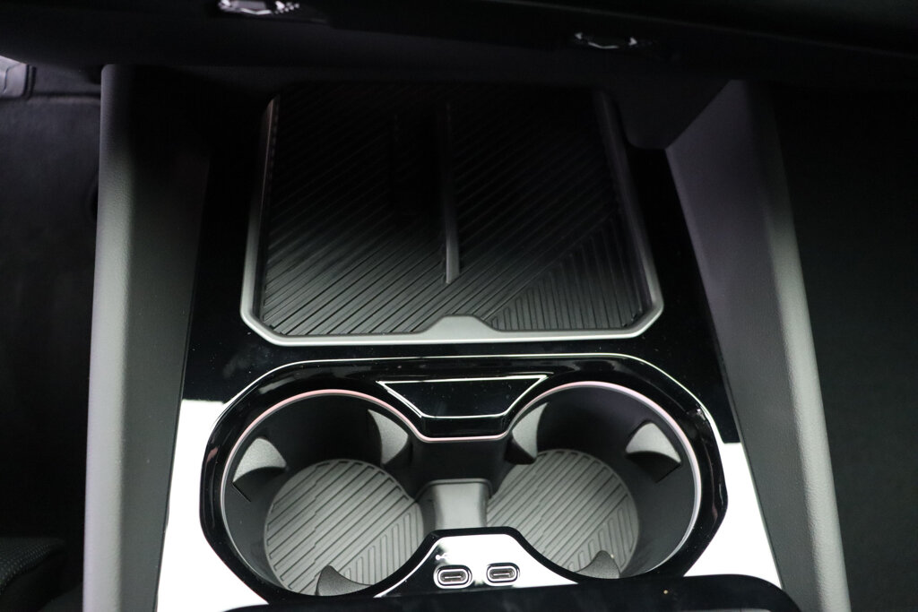 BMW i5 21