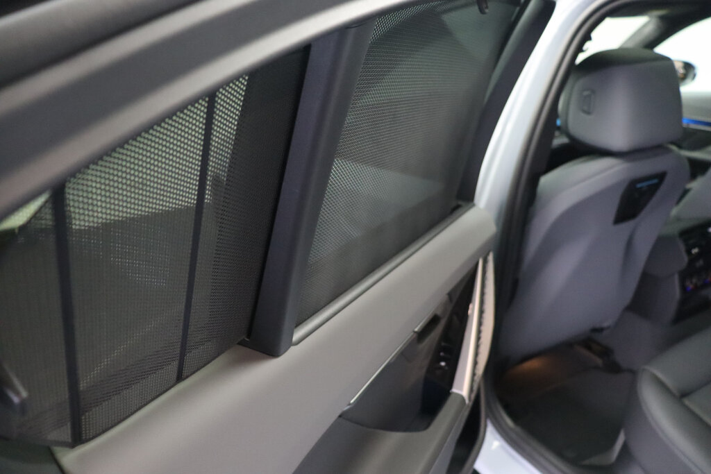 BMW i5 30