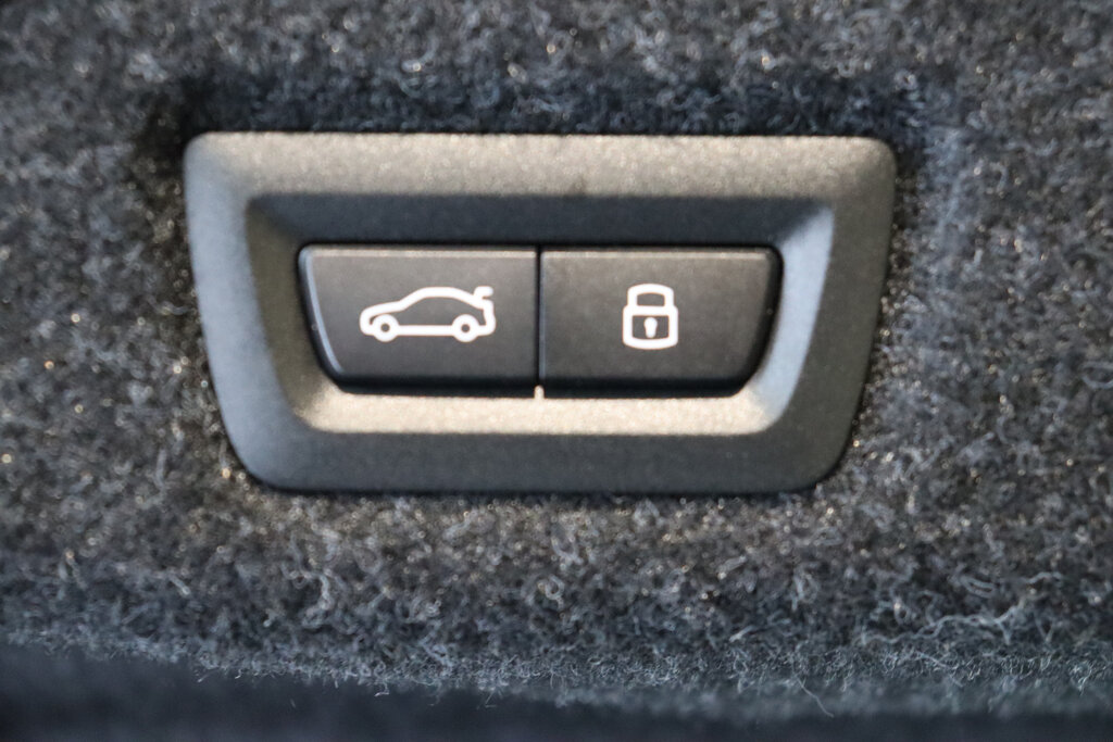BMW i5 32