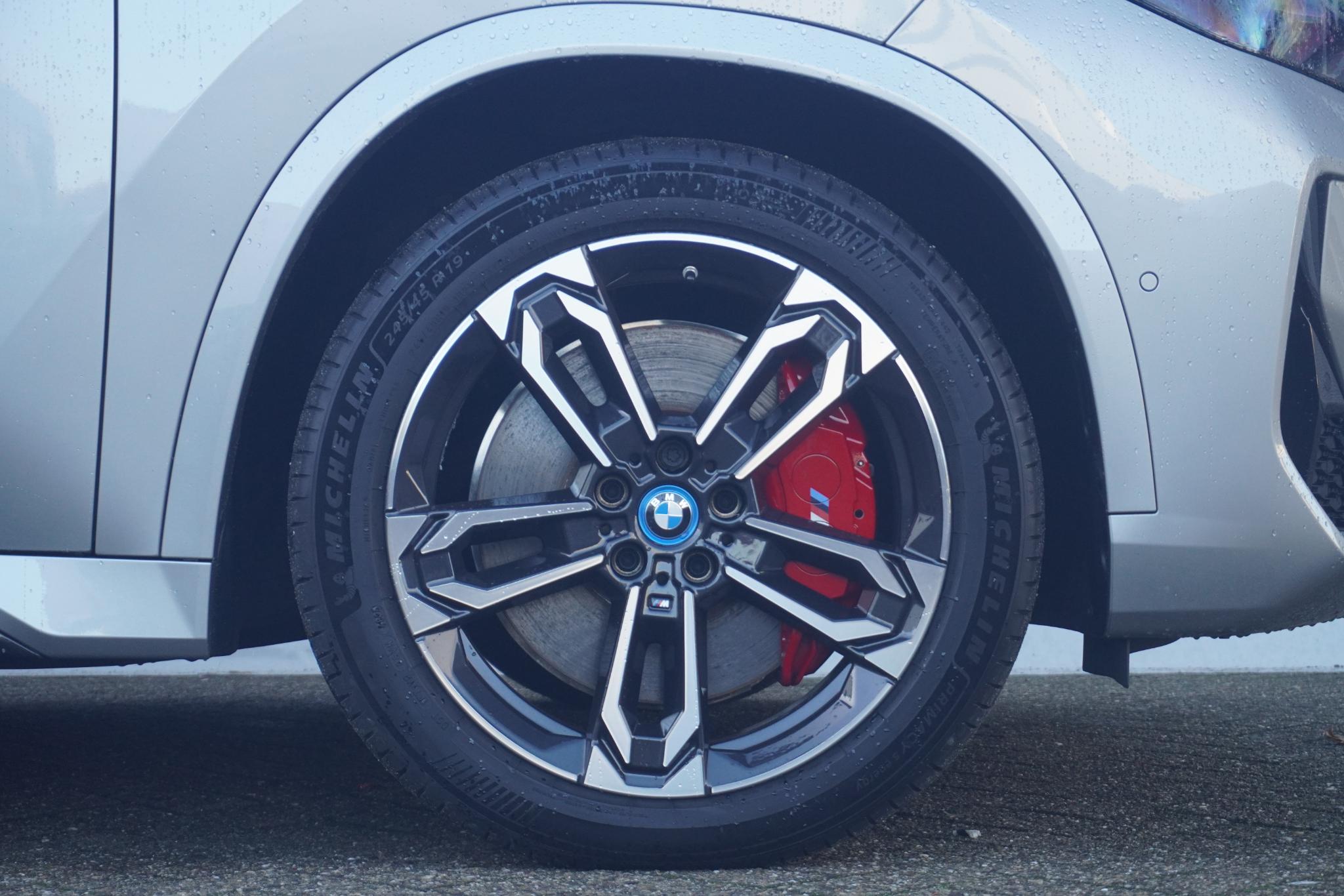 BMW iX1