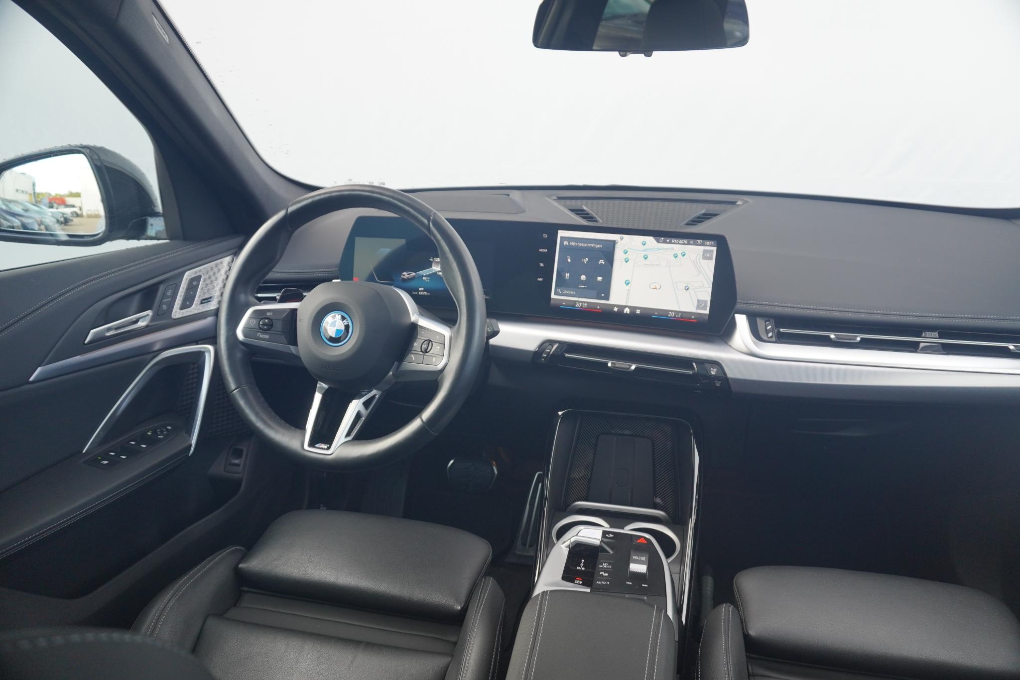 BMW iX1