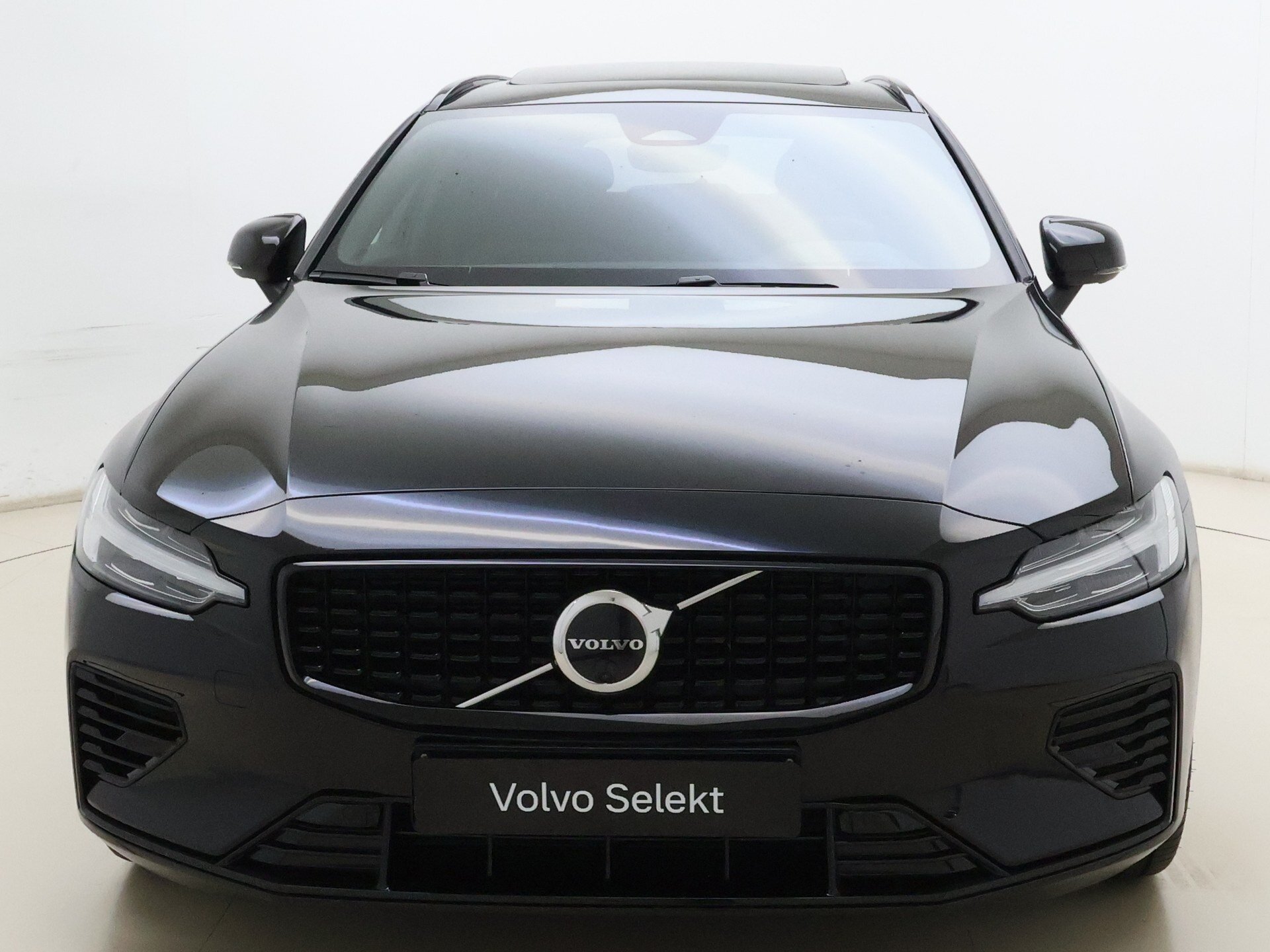 Volvo V60 2.0 T6 Plug-in hybrid AWD Plus Dark - Afbeelding 4