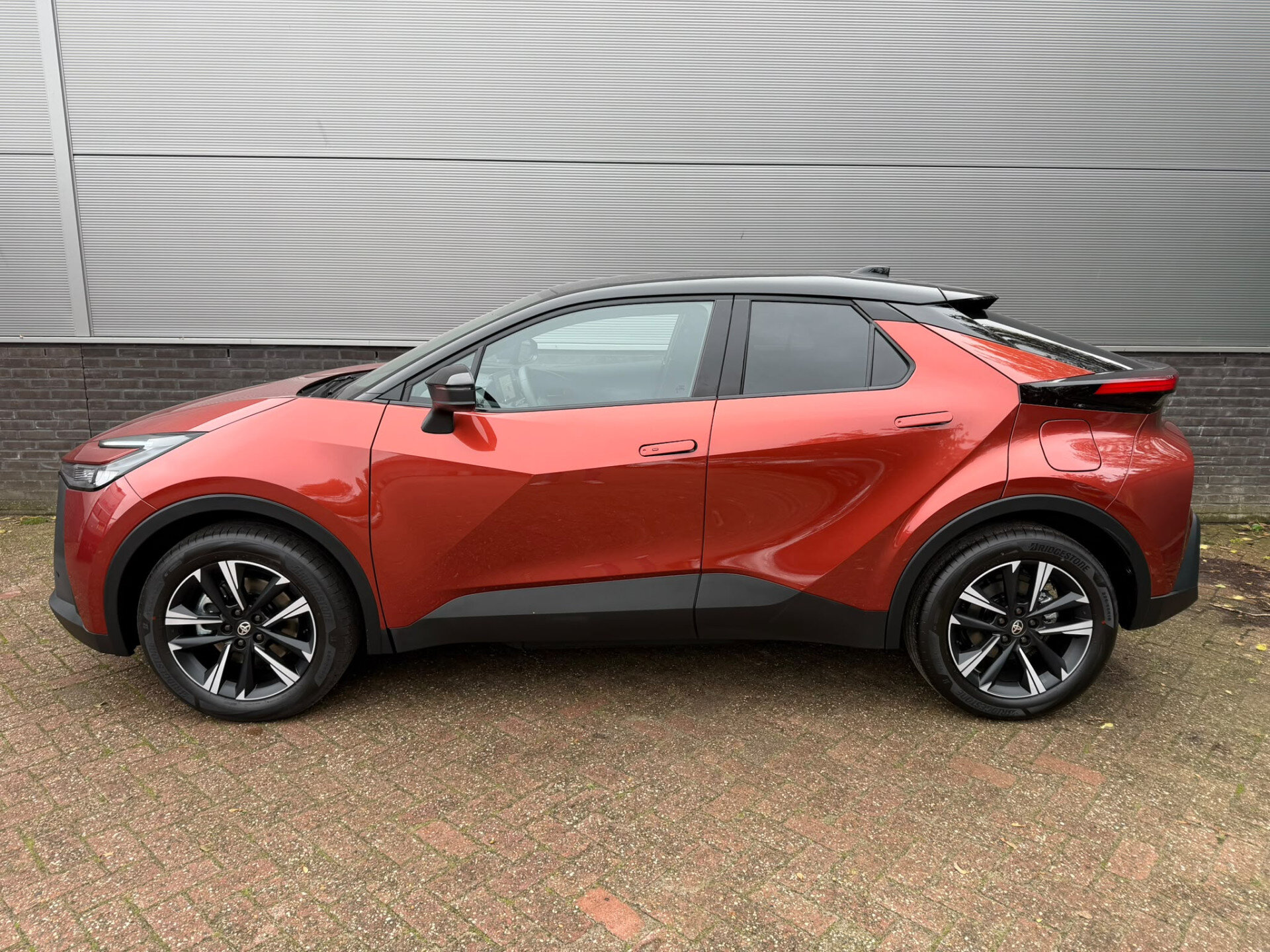 Toyota C-HR 2.0 Plug-in Hybrid 220 Dynamic - Afbeelding 2
