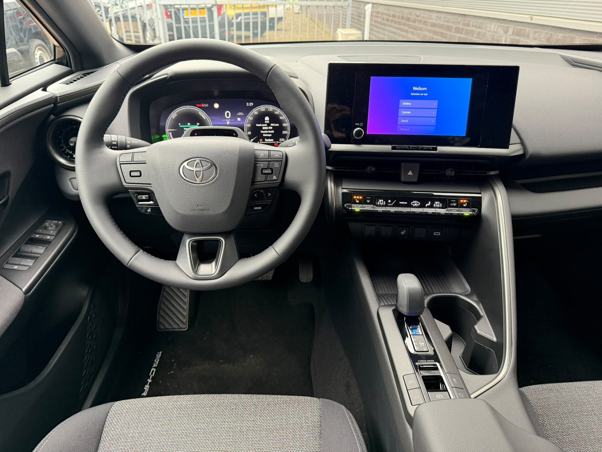 Toyota C-HR 2.0 Plug-in Hybrid 220 Dynamic - Afbeelding 4