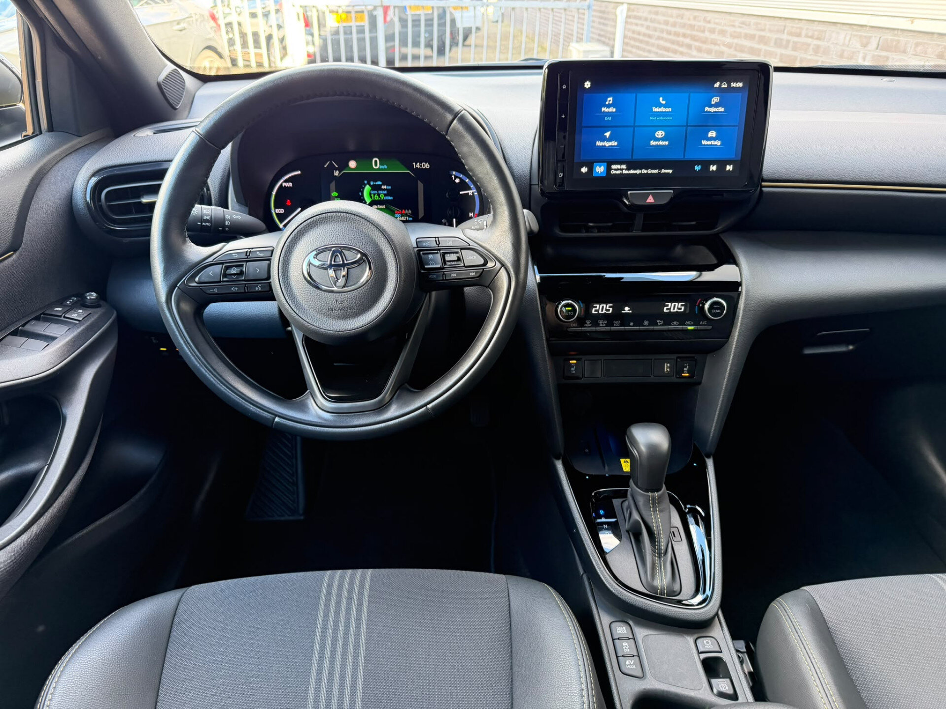Toyota Yaris Cross 1.5 Hybrid Adventure Limited met Stoel & Stuurverwarming - Afbeelding 4