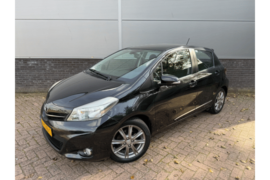 Toyota Yaris 1.3 VVT-i Dynamic Met Trekhaak