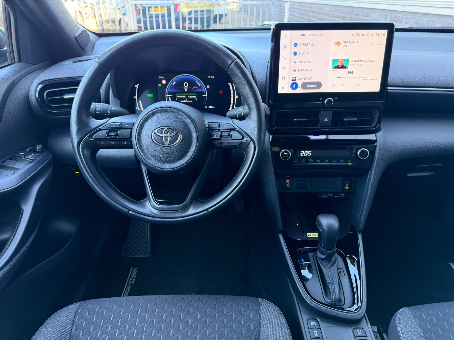 Toyota Yaris Cross 1.5 Hybrid 115 Dynamic - Afbeelding 4