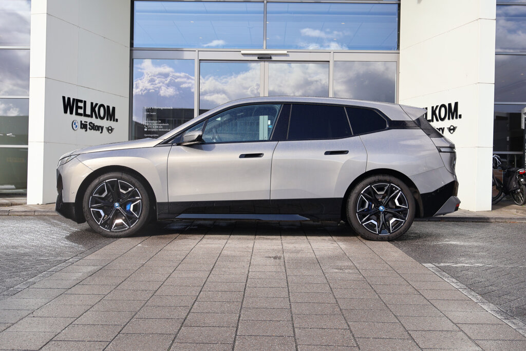 BMW iX 7