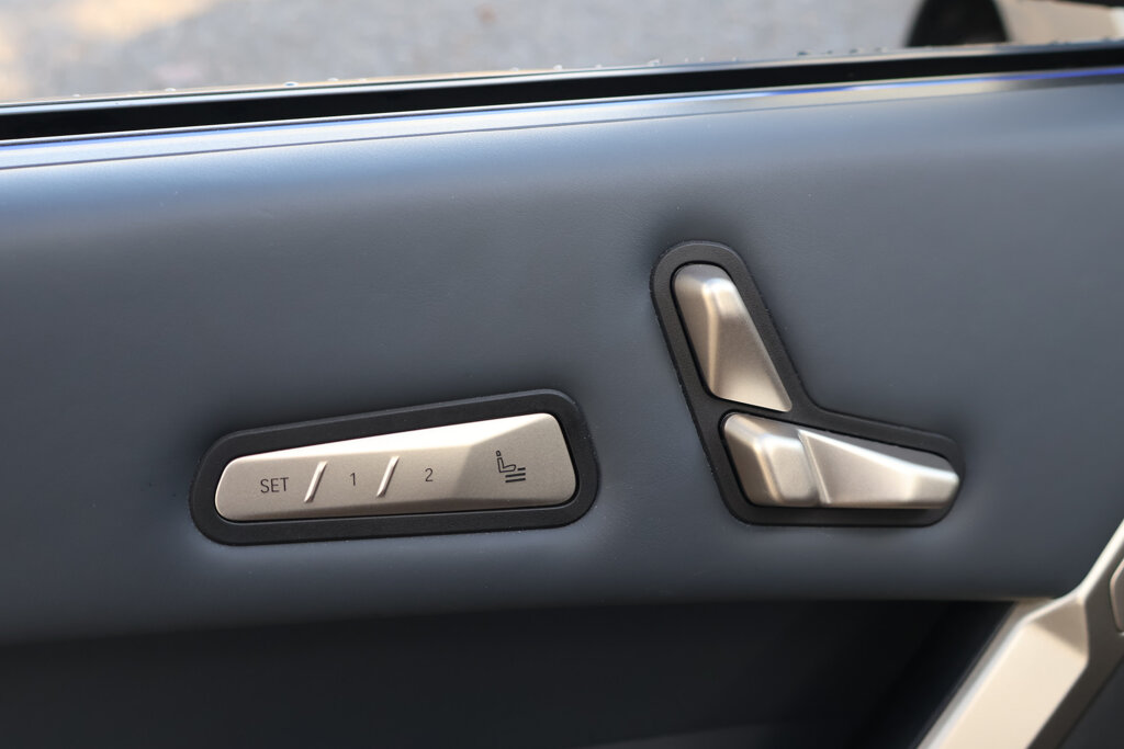 BMW iX 17