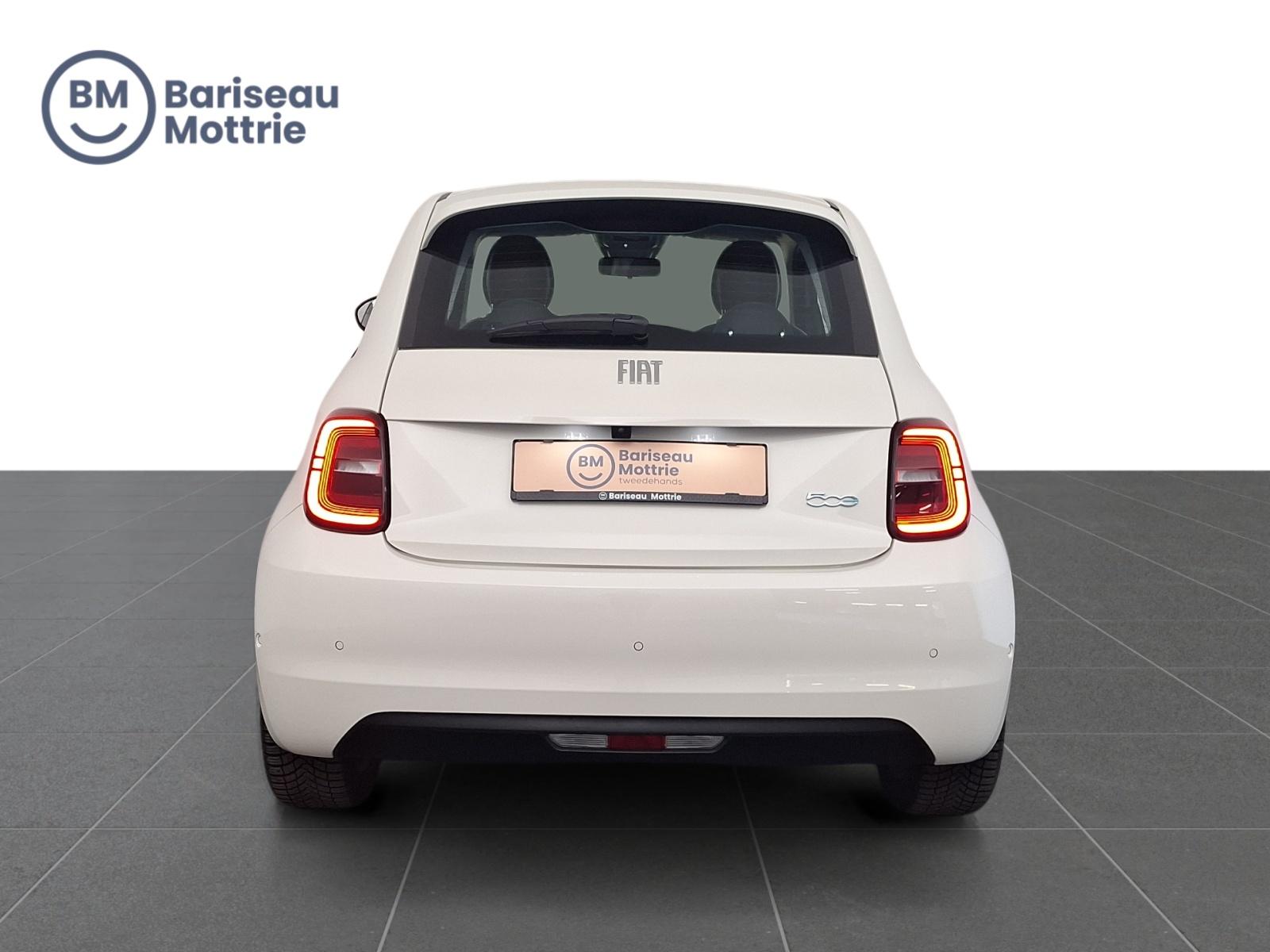 Fiat 500e ICON 42kWh 118pk*CAMERA ACHTER*SENSOREN VOOR EN ACHTER*DAB*CARPLAY*KLIMAATREGELING* - Afbeelding 5
