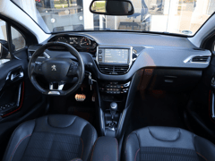 Peugeot 208 GT-Line PureTech 110pk EAT6 automaat 5Drs, Rijklaarprijs, Panoramadak, Camera Navigatie - Afbeelding 5
