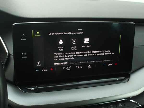Apple Carplay/Android Auto Apple Carplay/Android Auto