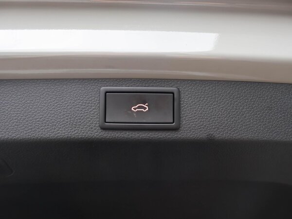 elektrisch bedienbare achterklep met sensorsturing elektrisch bedienbare achterklep met sensorsturing