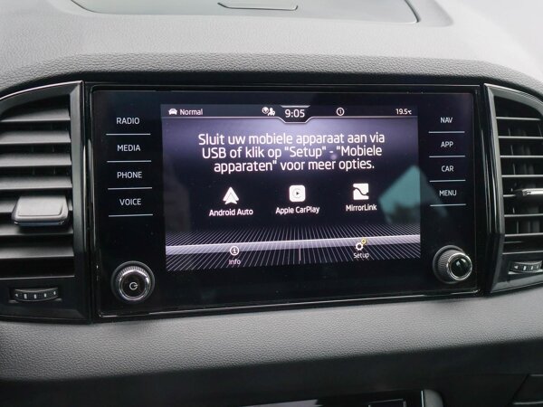 Apple Carplay/Android Auto Apple Carplay/Android Auto