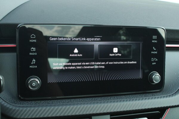 Apple Carplay/Android Auto Apple Carplay/Android Auto