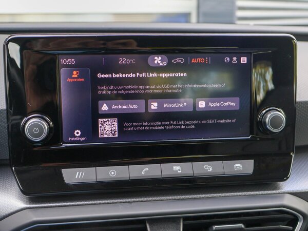 Apple Carplay/Android Auto Apple Carplay/Android Auto