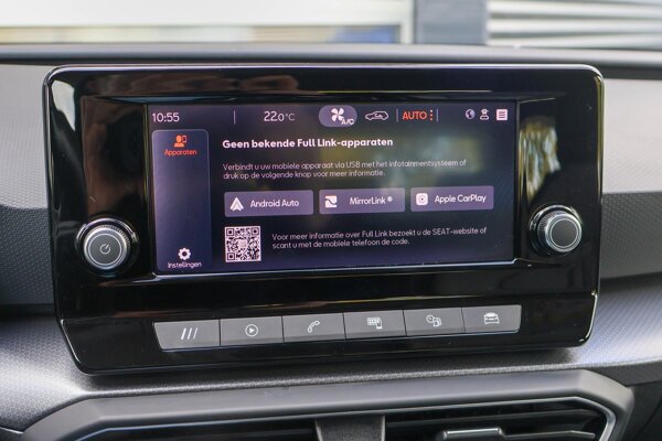 Apple Carplay/Android Auto Apple Carplay/Android Auto