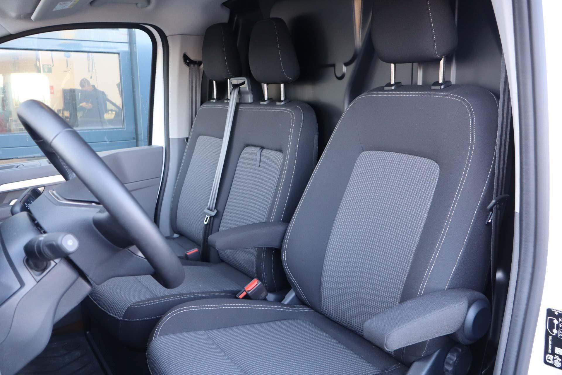 Volkswagen e-Transporter 34 136pk L2H1 Life 64 kWh - Afbeelding 4