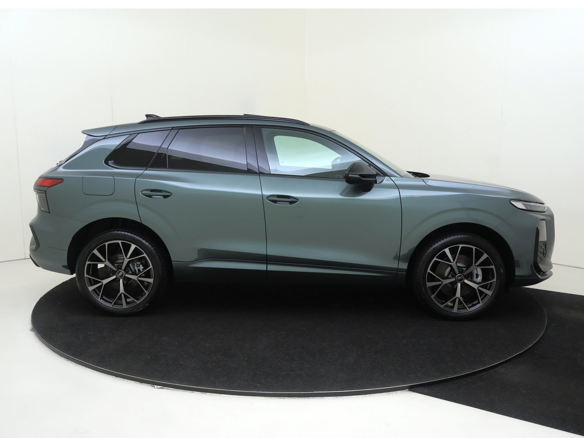 Audi Q3 e-hybrid S tronic 6 272pk - Afbeelding 3