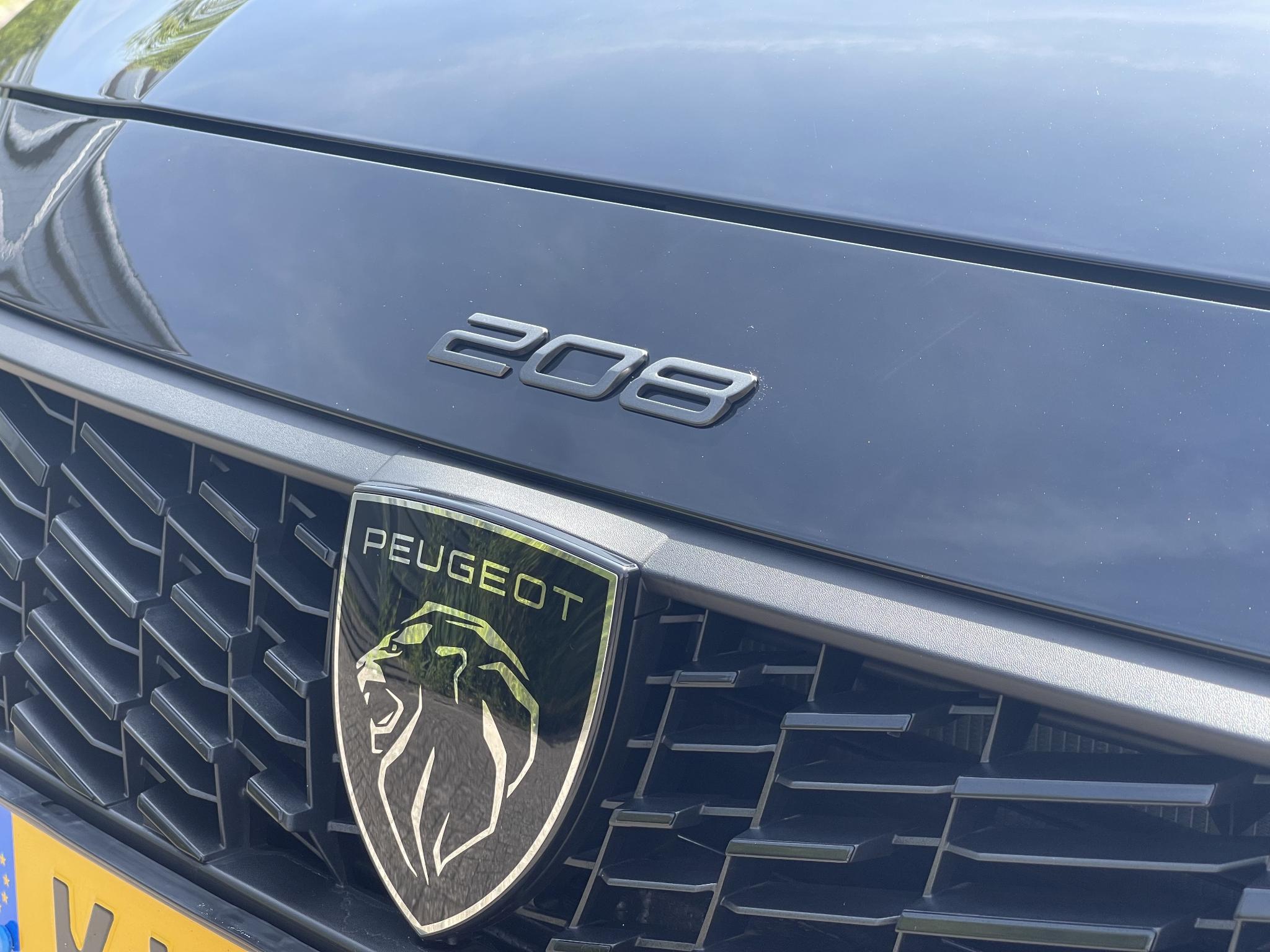 Peugeot e-208