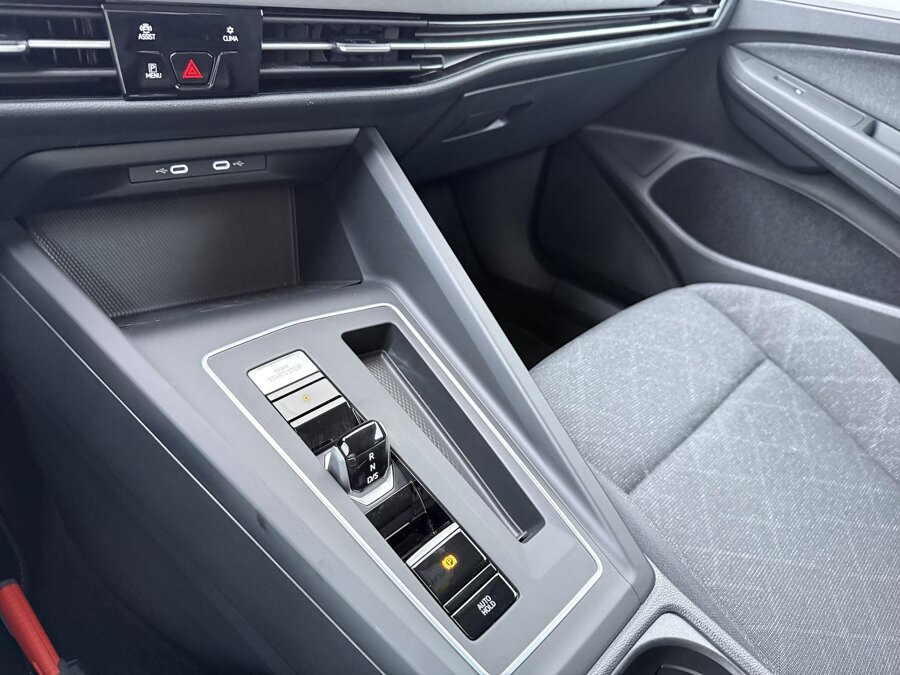Volkswagen Golf Variant 1.0 eTSI Life