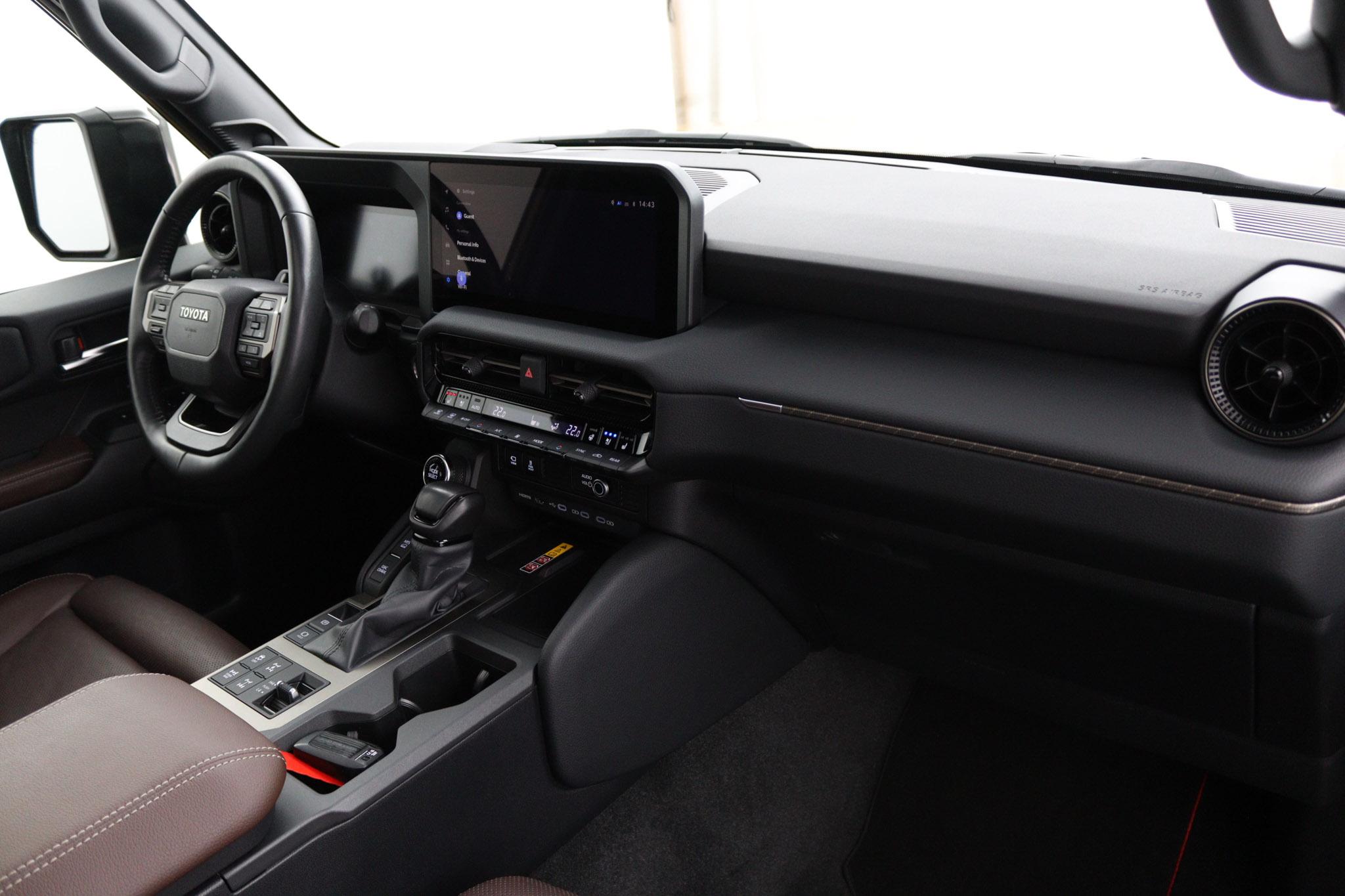 Toyota Land Cruiser 2.8 D-4D Blind Van First Edition - Afbeelding 4
