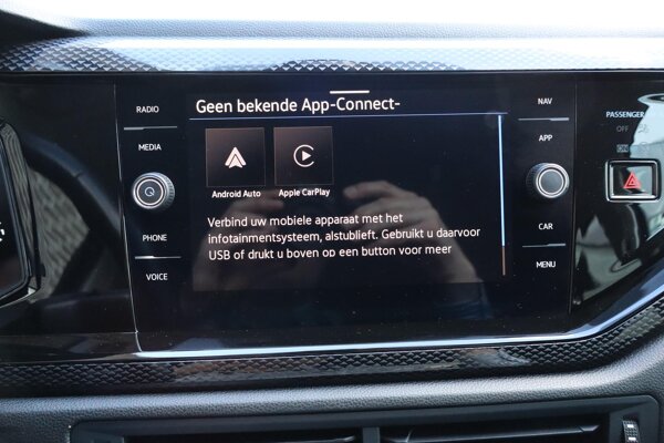 Apple Carplay/Android Auto Apple Carplay/Android Auto