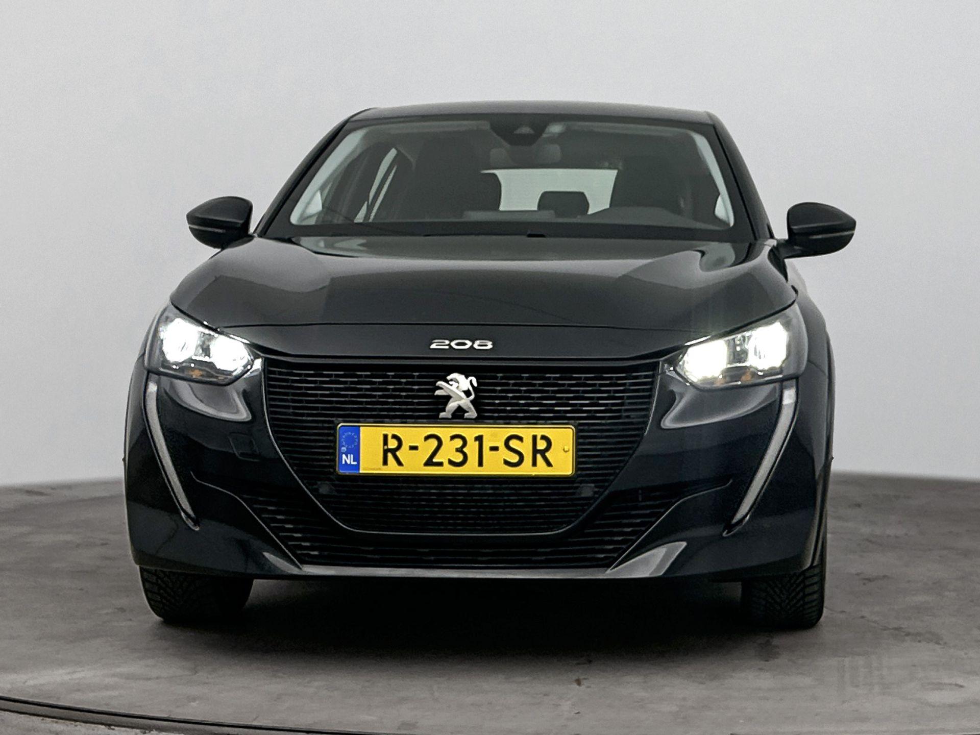 Peugeot e-208