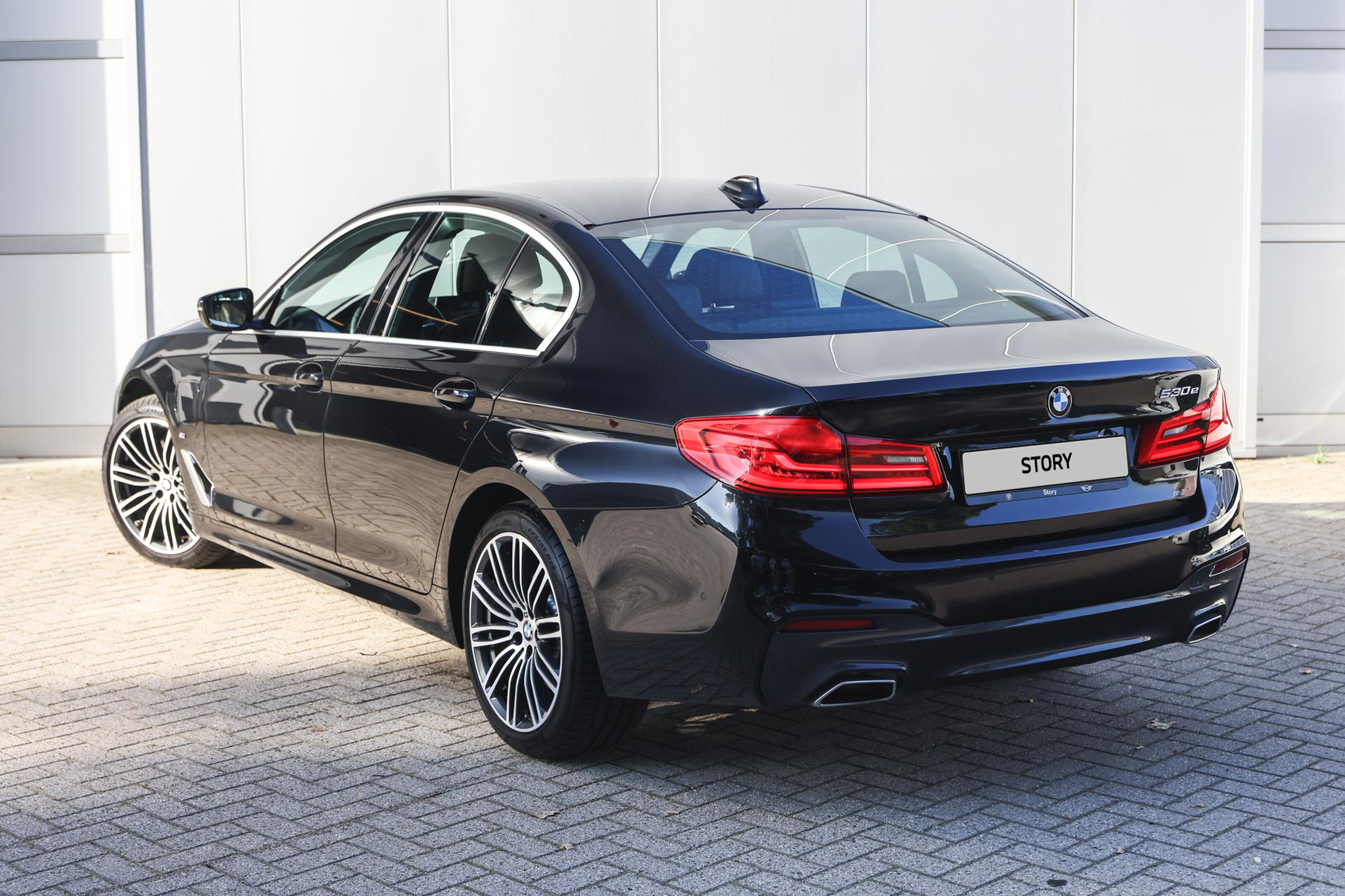 BMW 5 Serie 530e xDrive High executive M Sport Automaat