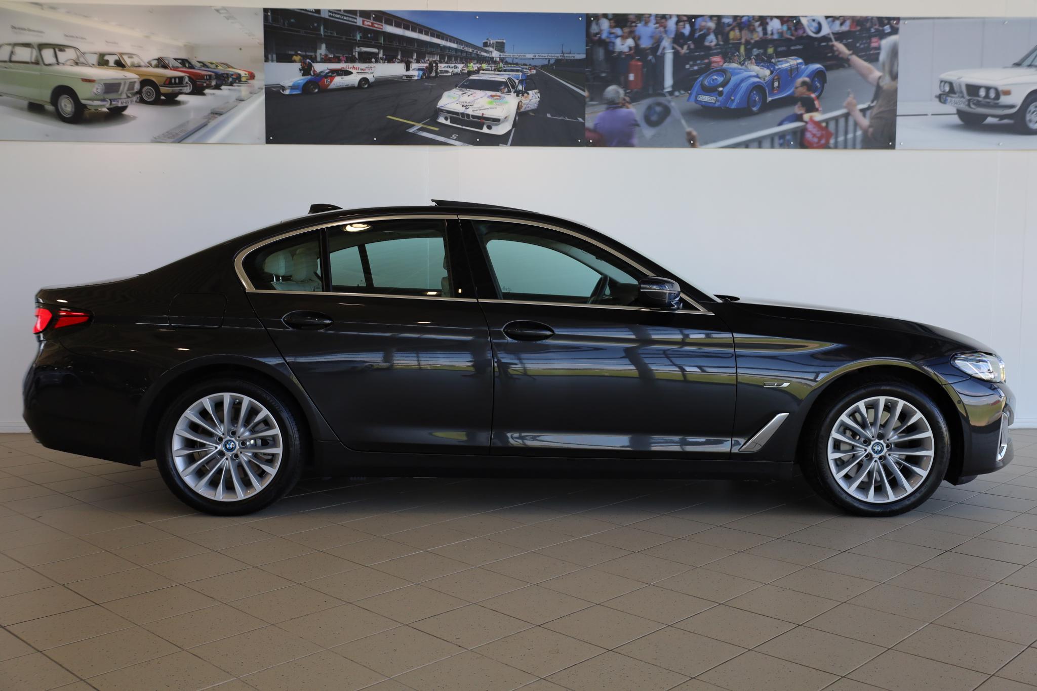 BMW 5 Serie Sedan 520e - Afbeelding 3