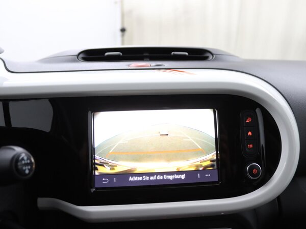 Parkeersensoren achter inclusief achteruitrijcamera Parkeersensoren achter inclusief achteruitrijcamera