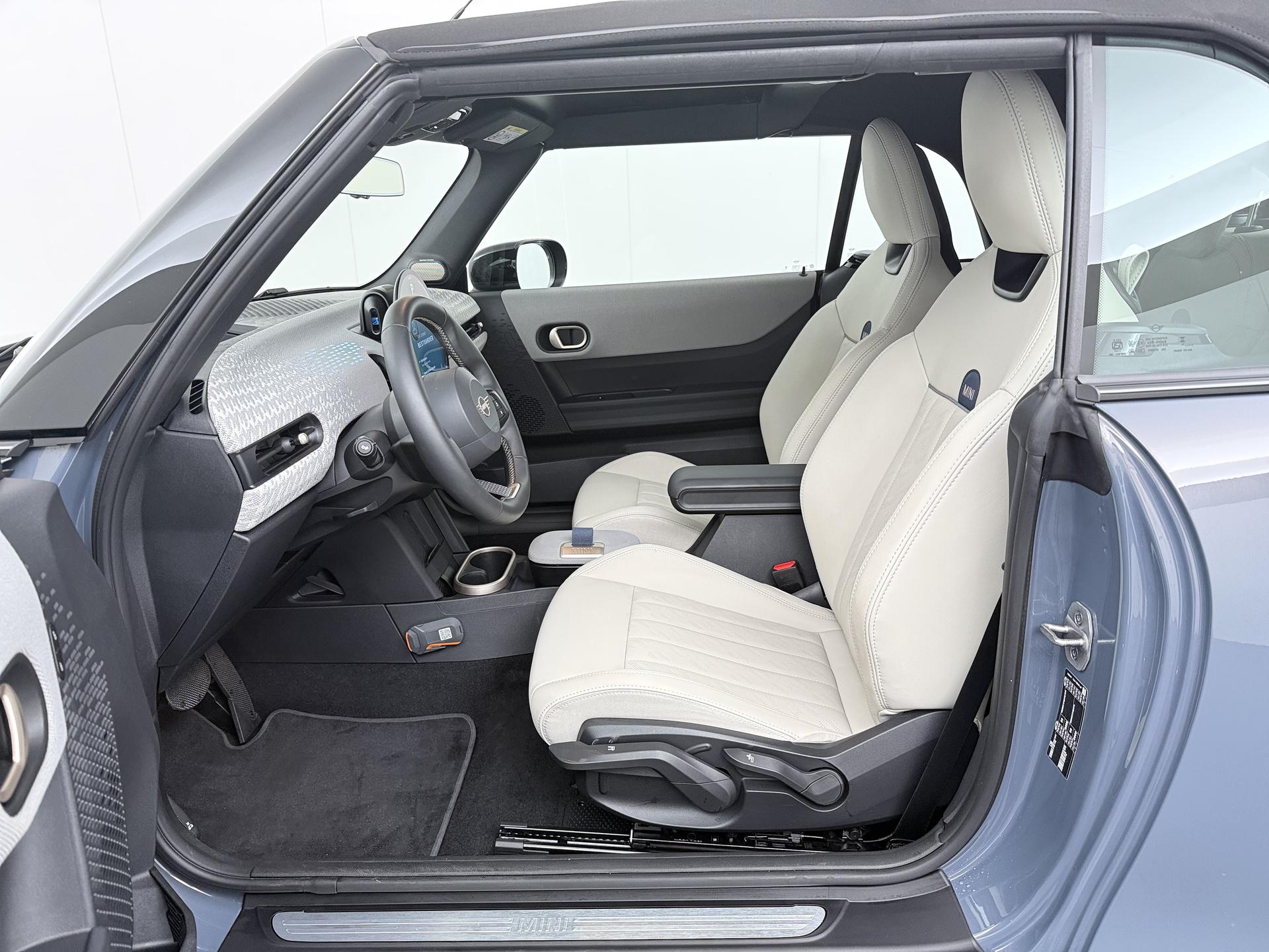 MINI Cooper Cabrio C Favoured - Afbeelding 4