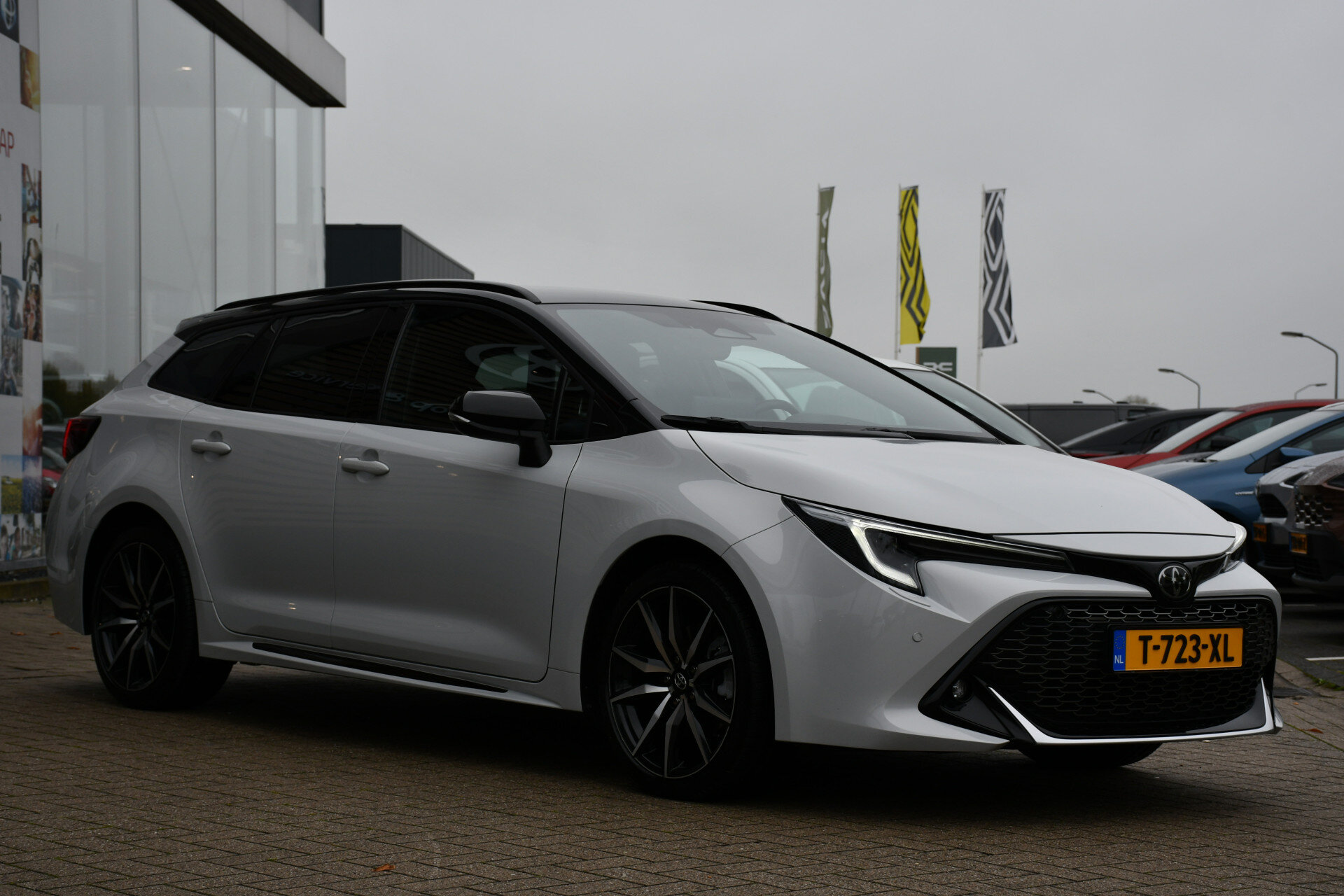 Toyota Corolla Touring Sports Hybrid 200 Business GR Sport Plus Limited Automaart 197pk - Afbeelding 3