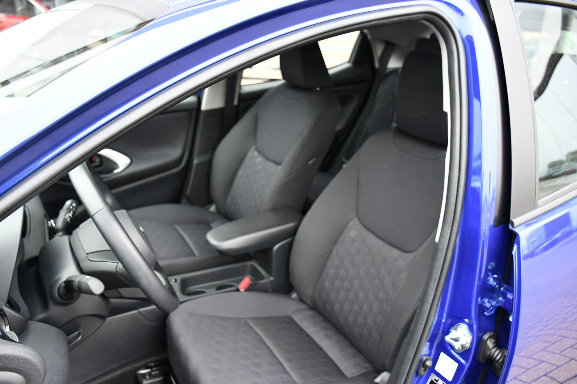 Toyota Yaris 1.5 Hybrid 115 Active Limited Automaat 116pk - Afbeelding 2
