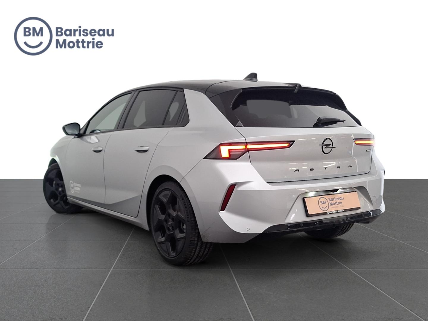 Opel Astra NEW ASTRA FACELIFT Ultimate Hybrid AUTOMAAT 145pk *ALCANTARA*PANO EN OPEN DAK*ZETEL EN STUURVERWARMING*DAB*GPS*CARPLAY*HEAD-UP DISPLAY* - Afbeelding 4