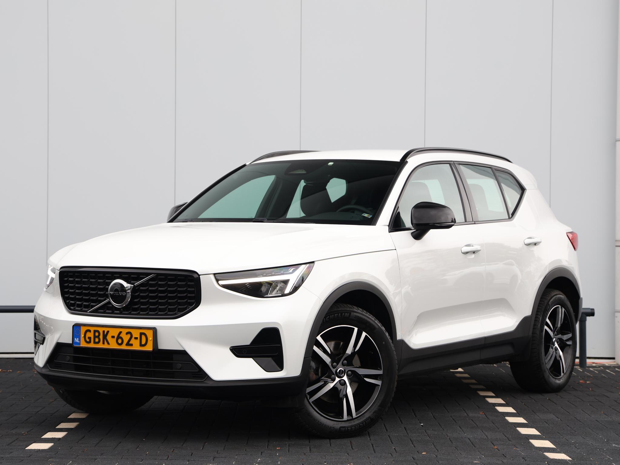 Volvo XC40 2.0 B4 Plus Dark