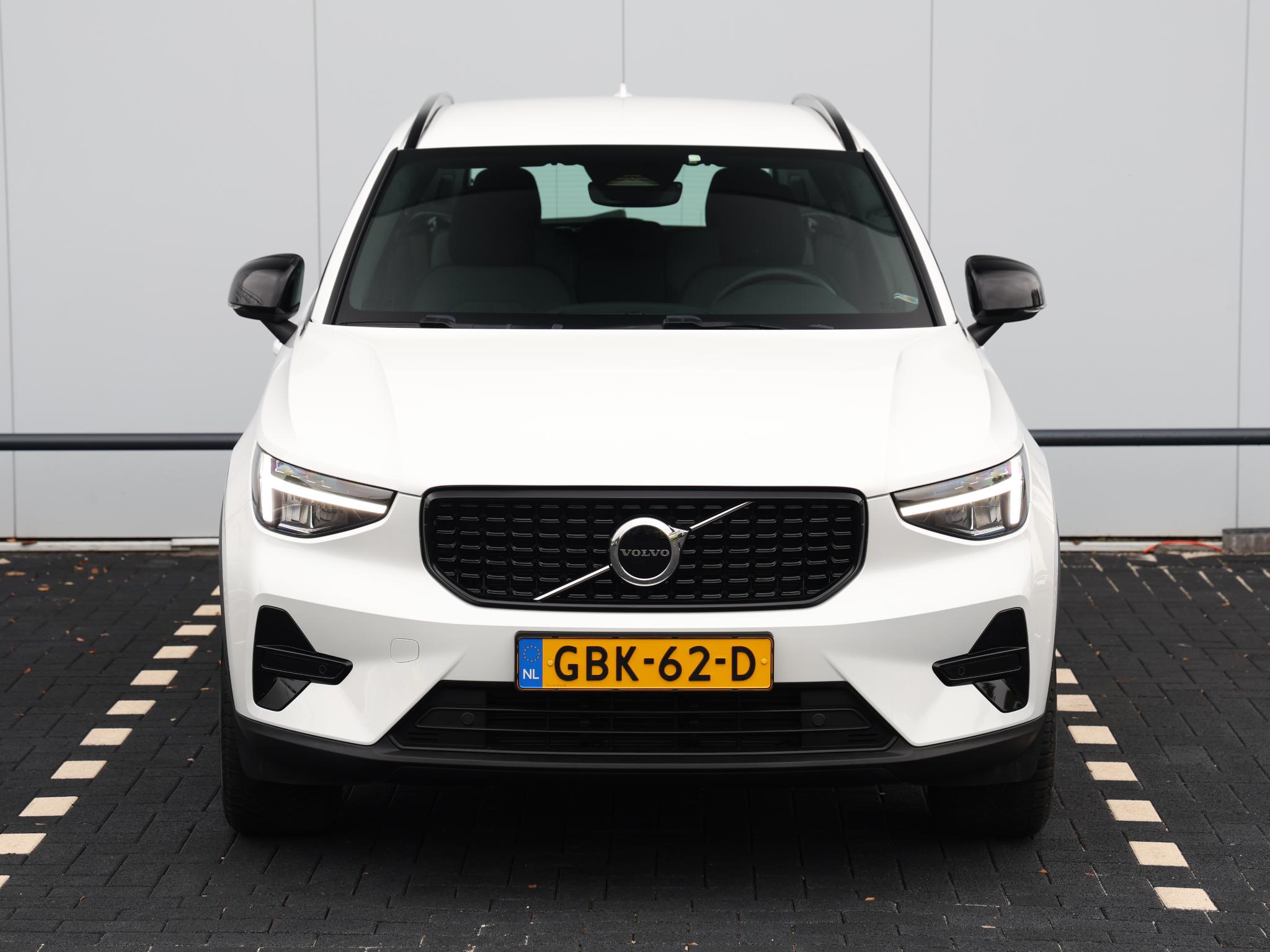 Volvo XC40 2.0 B4 Plus Dark - Afbeelding 4