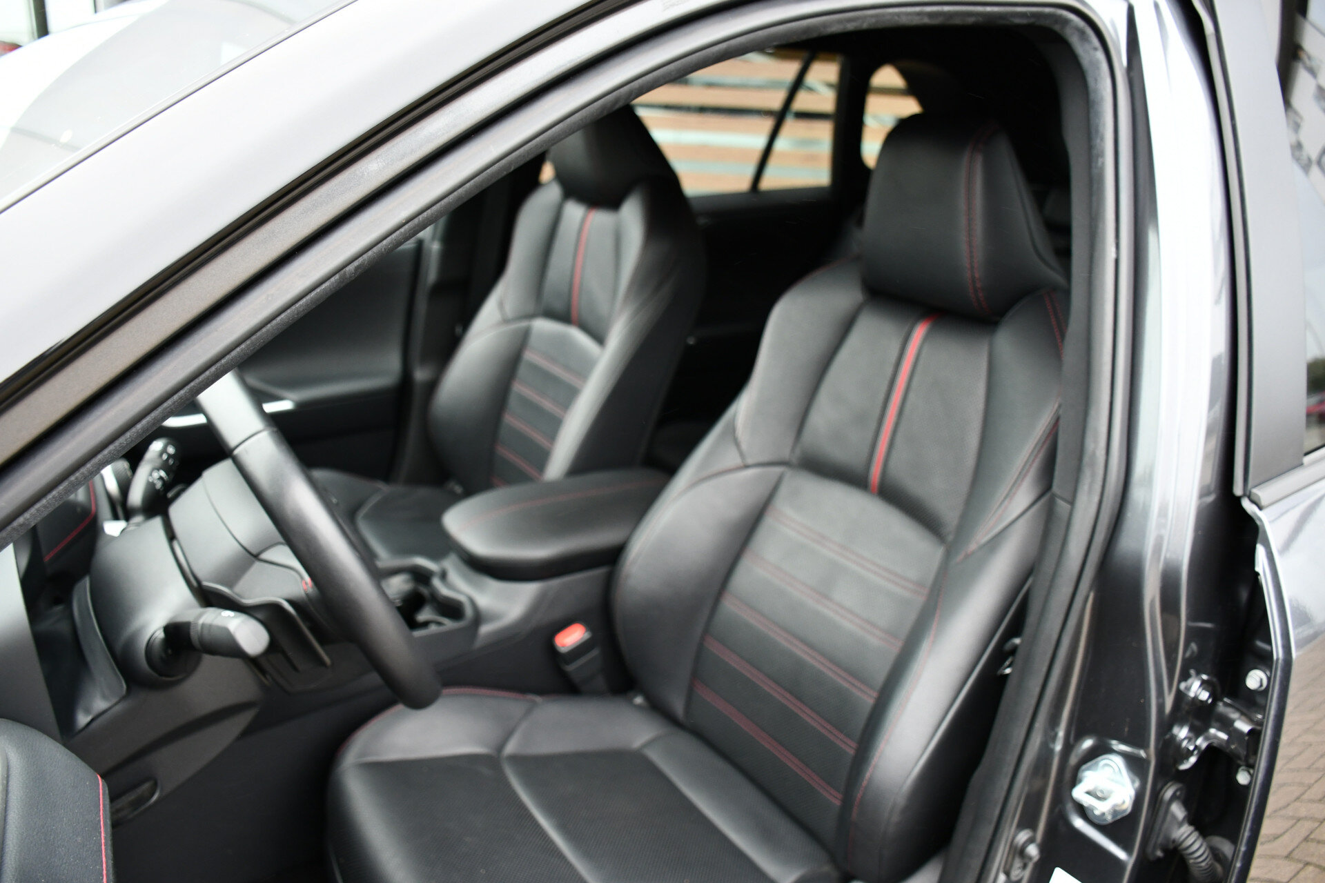 Toyota RAV4 2.5 Plug-in Hybrid AWD Business Plus Automaat 306pk - Afbeelding 2