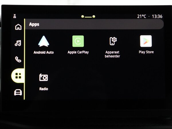 Apple Carplay/Android Auto Apple Carplay/Android Auto