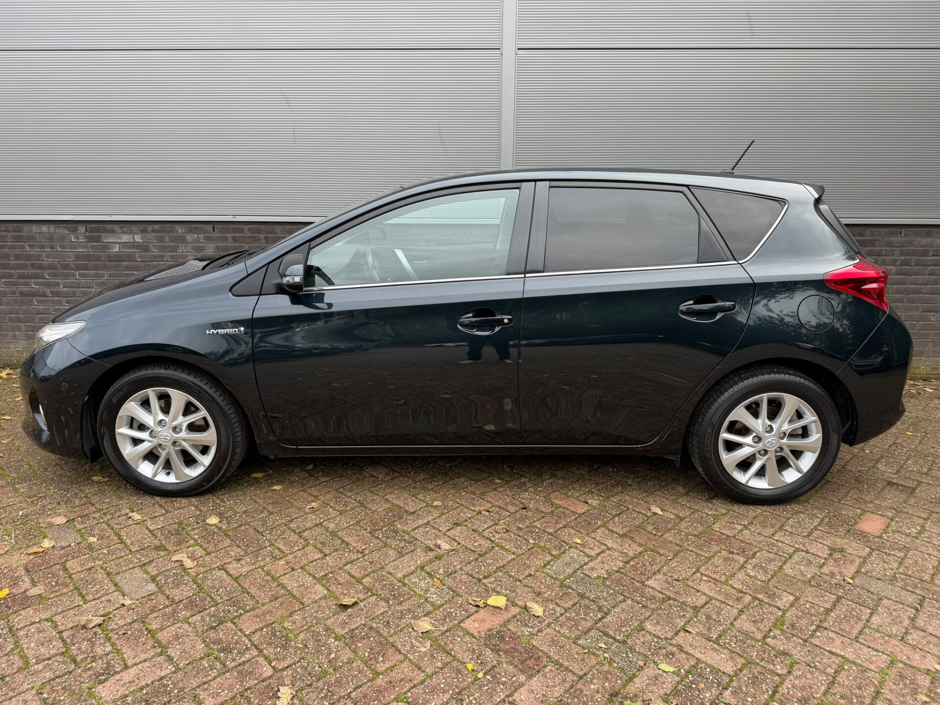 Toyota Auris 1.8 Hybrid Lease+ met panaramadak - Afbeelding 2