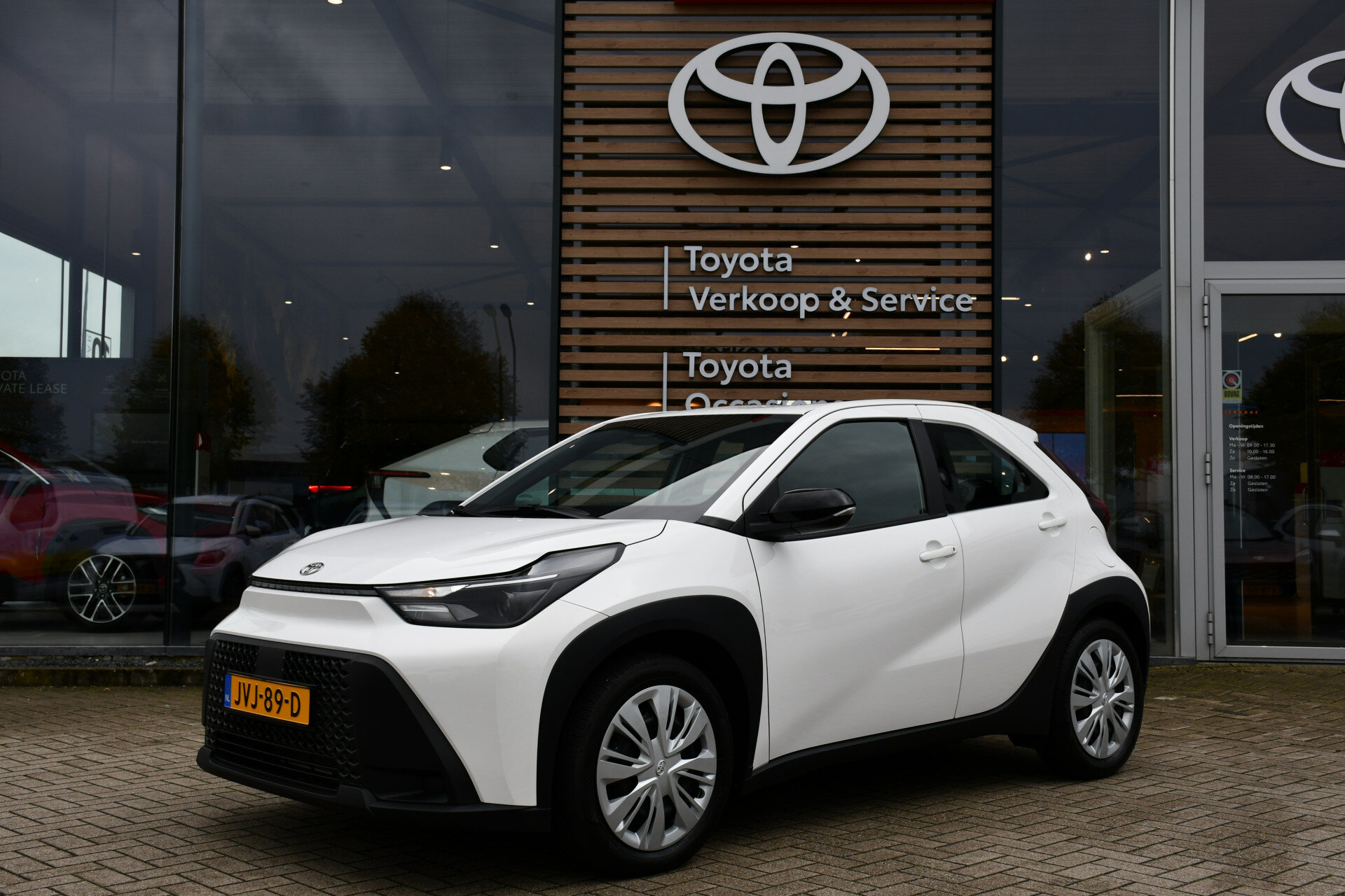Toyota Aygo X Hybrid 115 play Automaat 116pk
