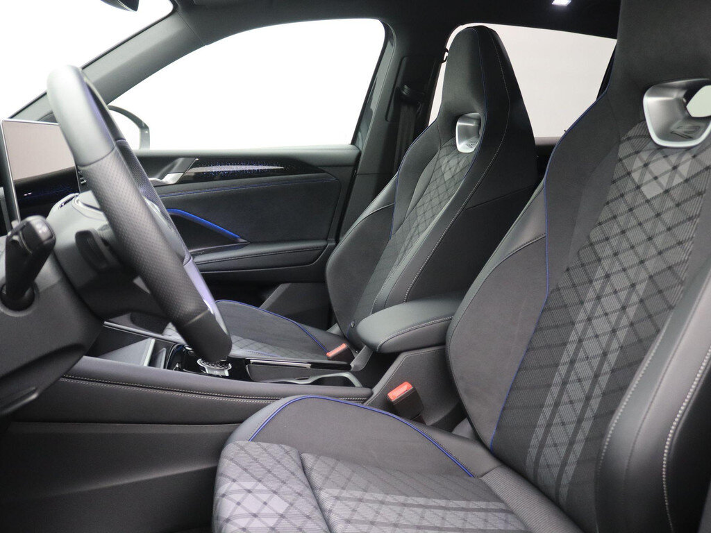 Volkswagen Tiguan 1.5 eHybrid R-Line 204PK DSG SOH 99,97%, Panoramadak, Achteruitrijcamera, 20" LM Velgen, Keyless, Elektr. Achterklep, Side Assist, Stoel-Stuurverwarming, Navi via Apple Carplay/Android Auto - Obraz 5