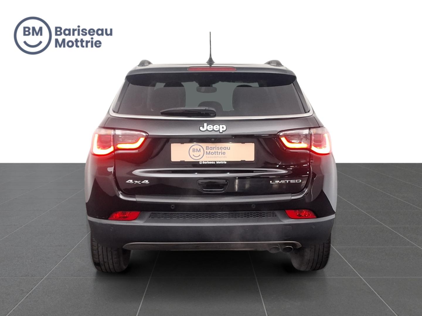 Jeep Compass LIMITED AUTOMAAT *LEDER*ZETEL EN STUURVERWARMING*CAMERA ACHTER*SENSOREN VOOR EN ACHTER*DAB*GPS*CARPLAY* - Afbeelding 5