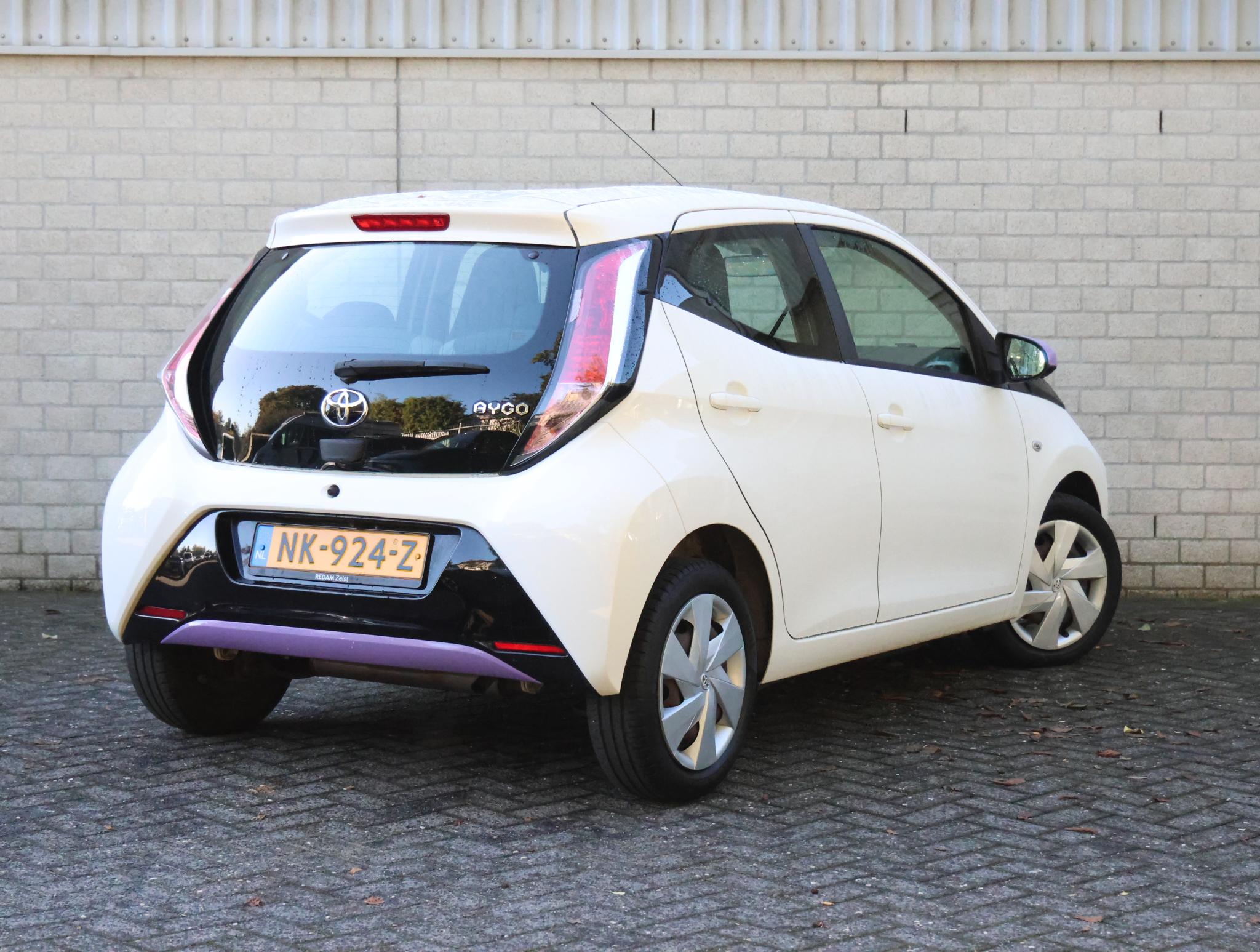 Toyota Aygo 1.0 69pk X-Play - Afbeelding 3