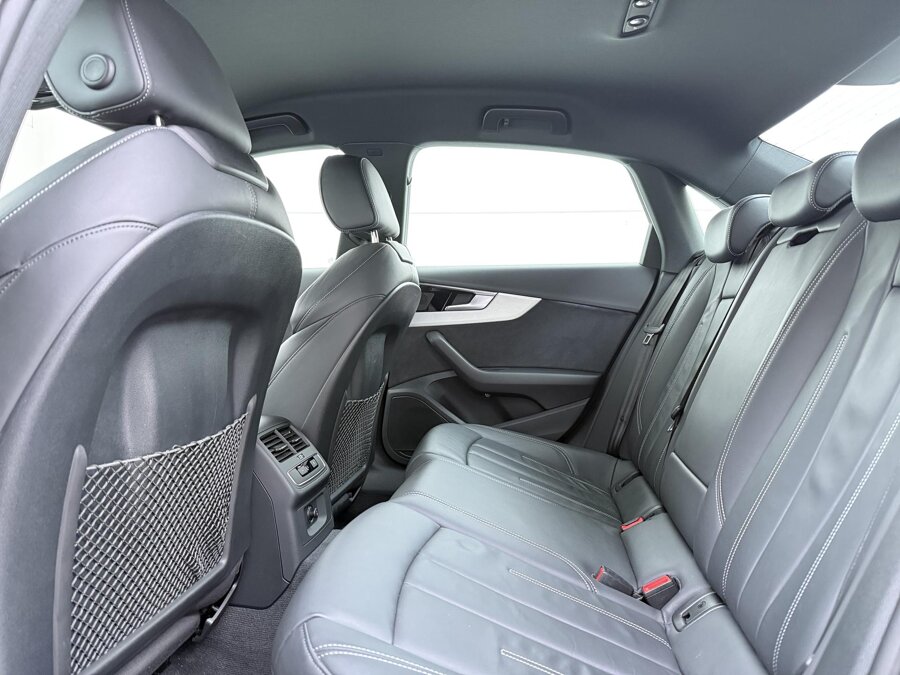 Audi A4 Limousine 35 TFSI S-line