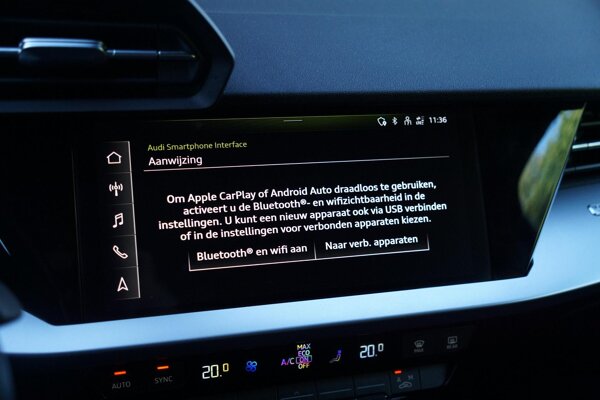 Apple Carplay/Android Auto