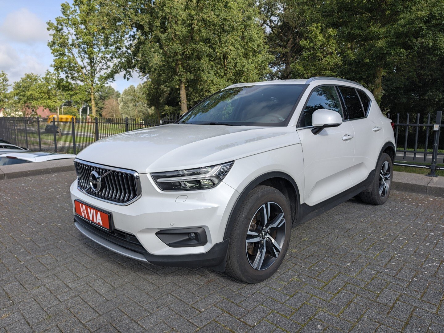 Volvo XC40 Inscription T4 | 190PK | LED | Trekhaak | Orrefors Crystal Eye | Camera | Leer | Navi | Stoelverw. | 18" R-Design Diamond | ECC | ACC