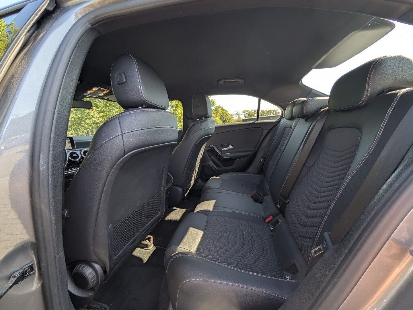Mercedes-Benz A-Klasse 200 160PK | Trekhaak | Leder | Navi | Camera | Stoelverw. | PDC | LED - Afbeelding 5