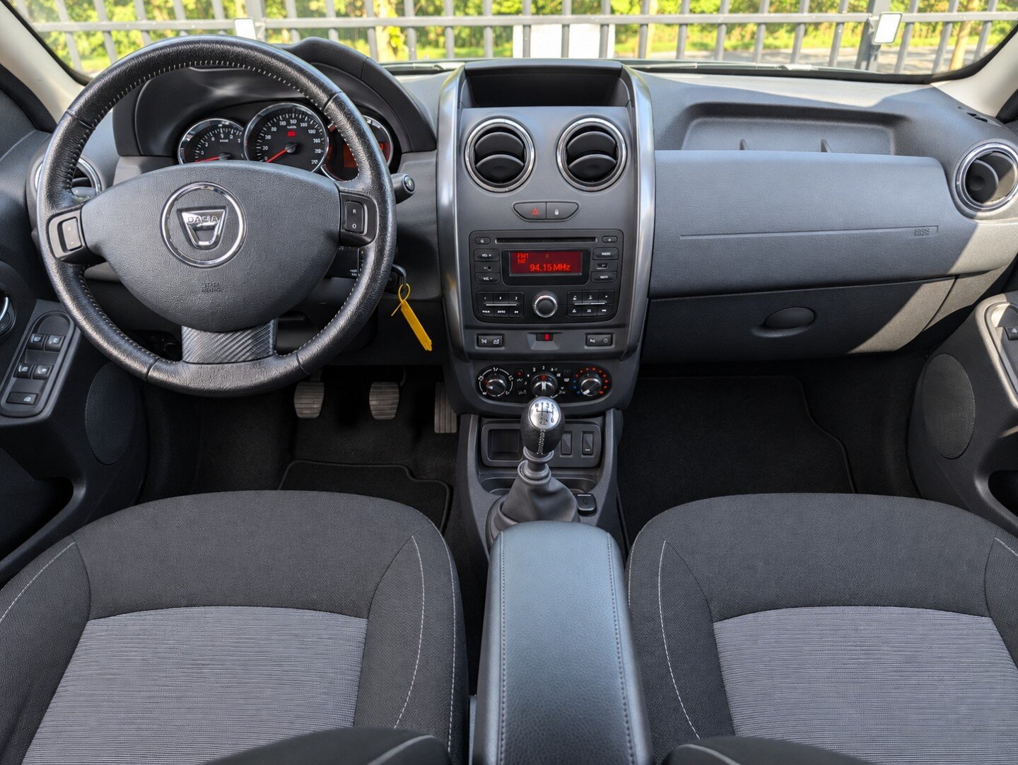 Dacia Duster 1.2 TCe 4x2 Série Limitée Robust | Trekhaak | Bullbar | Stoelverw. | PDC | Airco - Afbeelding 2