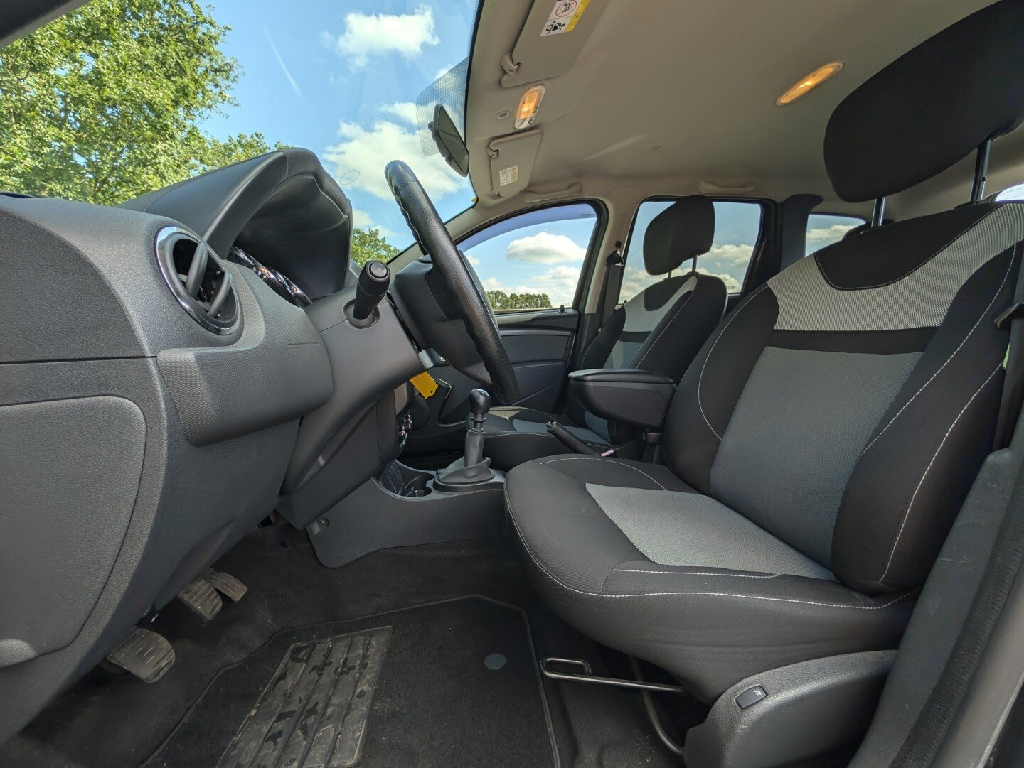 Dacia Duster 1.2 TCe 4x2 Série Limitée Robust | Trekhaak | Bullbar | Stoelverw. | PDC | Airco - Afbeelding 4